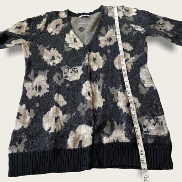 Isaac Mizrahi Knit Floral Intarsia Long Cardigan Sweater Button Front V-Neck M - Picture 15 of 15